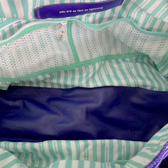 Rare LULULEMON Purple Overnight Dufflebag Barrel Travel Tote Bag - Picture 12 of 17